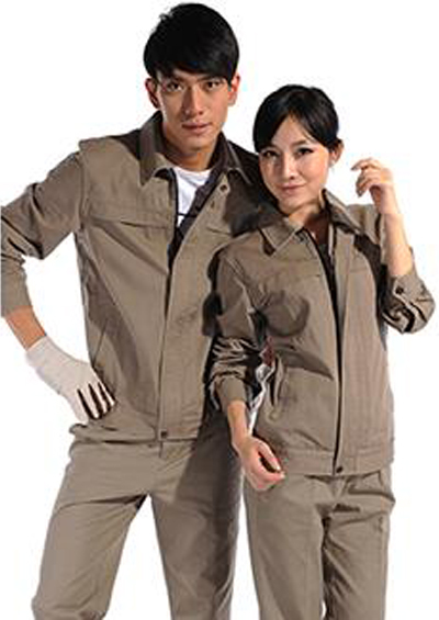 嘉興工作服廠家揭秘：專業(yè)沖鋒衣定制流程全解析